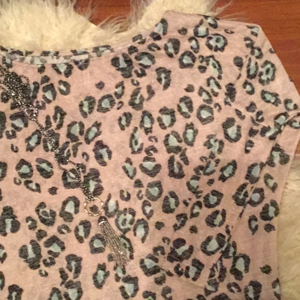 Boutique top. Pink animal print top cold shoulder - Picture 4 of 4